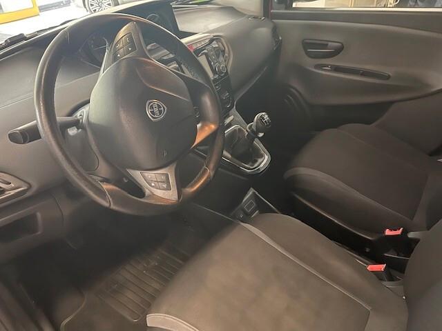 Lancia Ypsilon 1.2 69 CV 5 porte GPL Ecochic Silver
