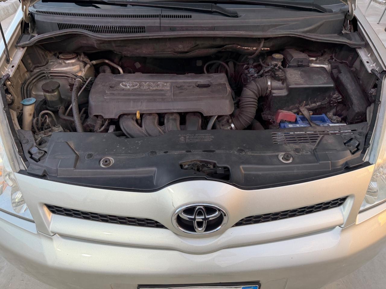 Toyota Corolla Verso 1.6 benzina euro4 neopatentati
