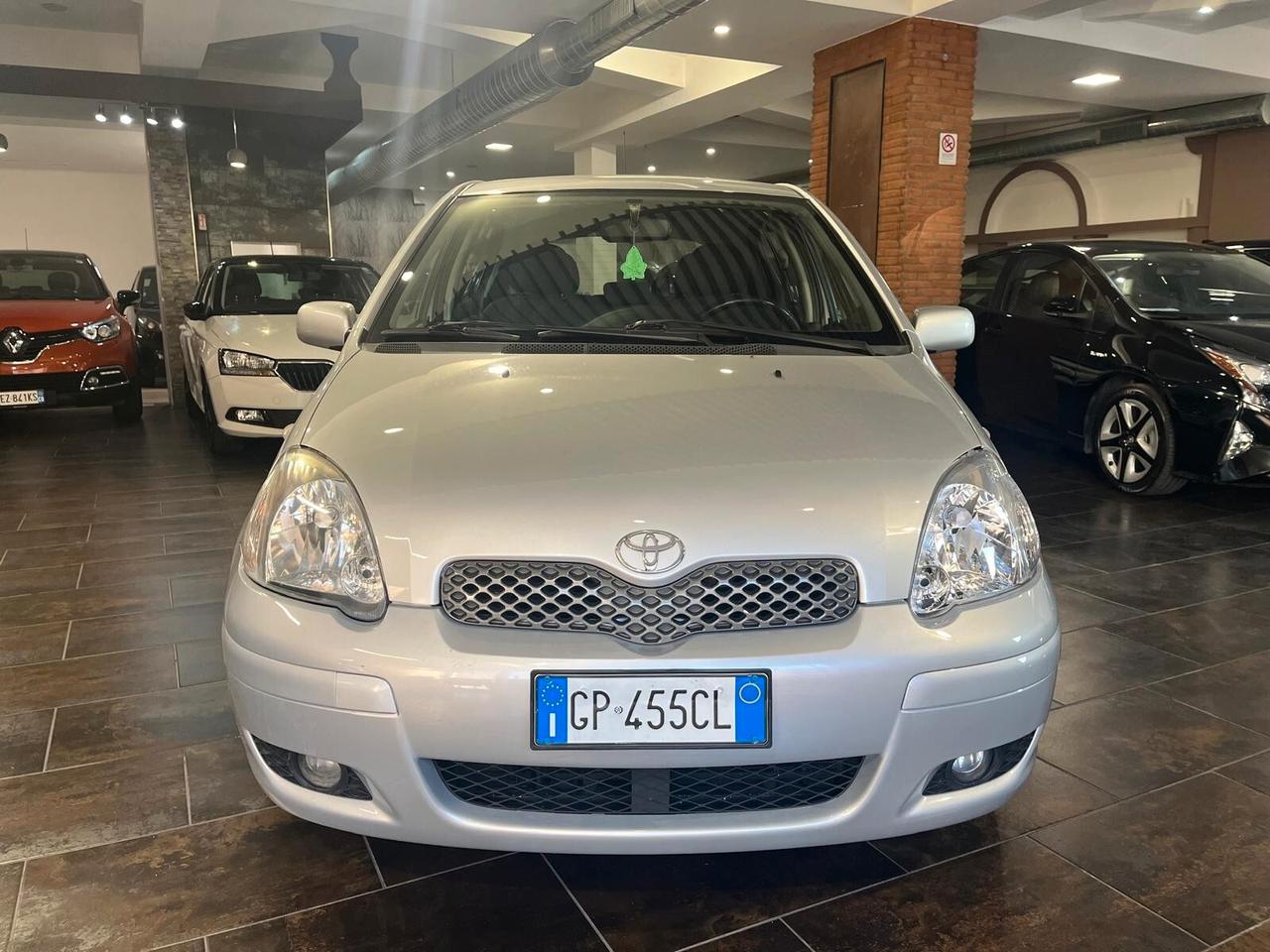 Toyota Yaris 1.0 Expo c/clima