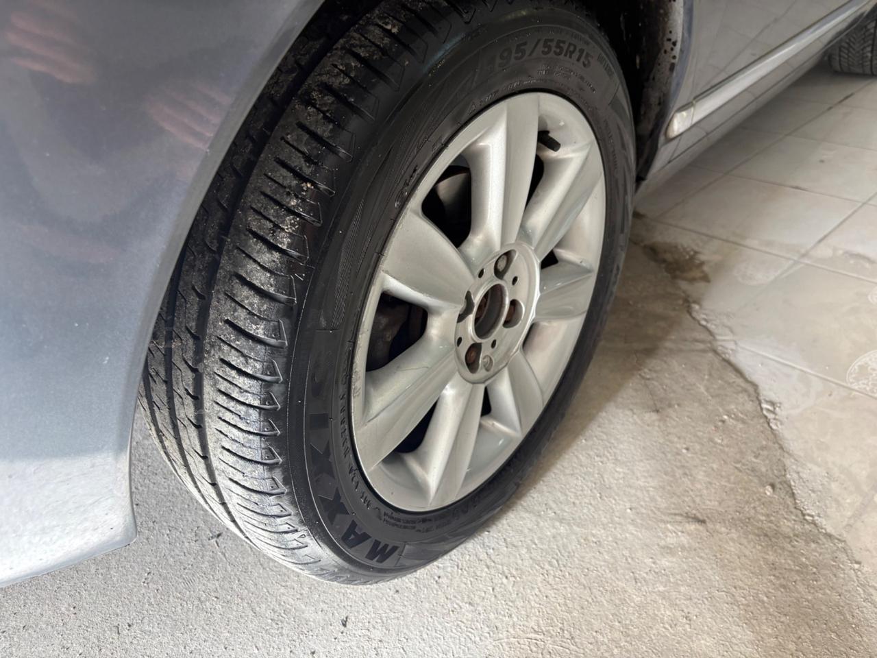 Lancia Ypsilon 1.3 MJT 75 CV Platino