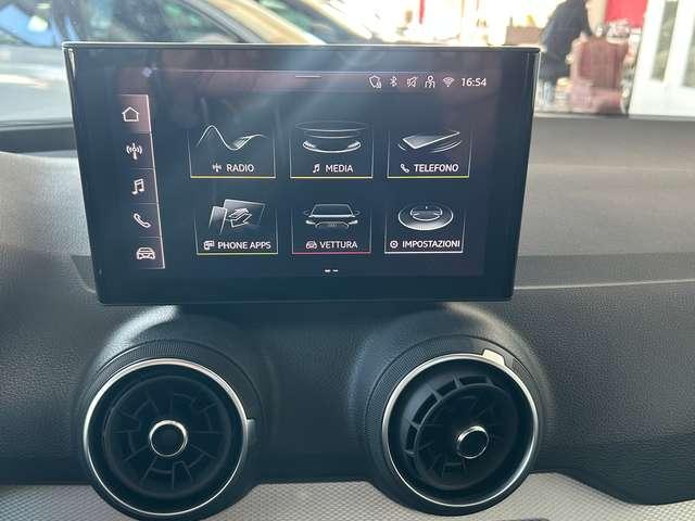 Audi Q2 30 TFSI Business Advanced