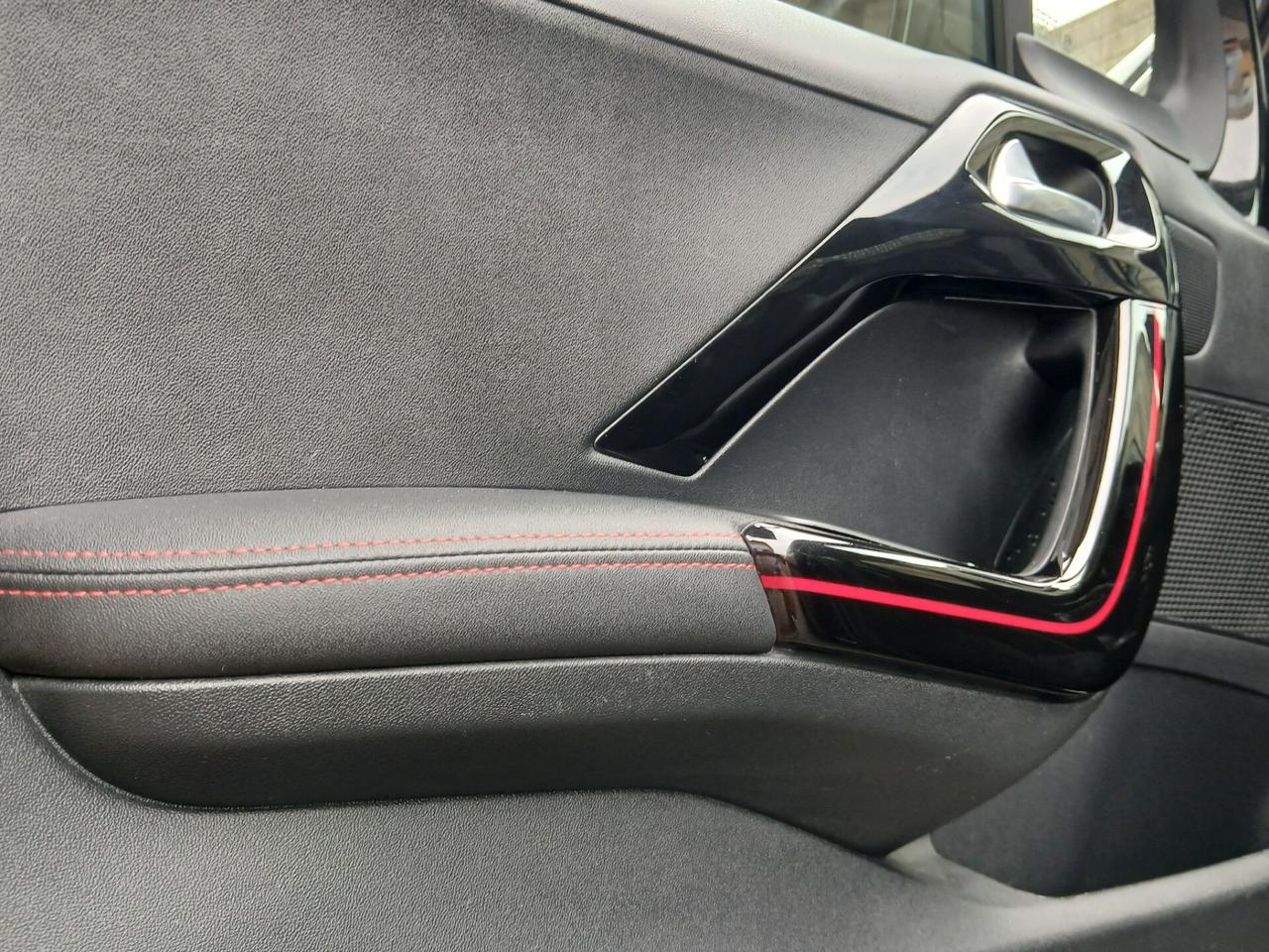 Peugeot 208 GT LINE