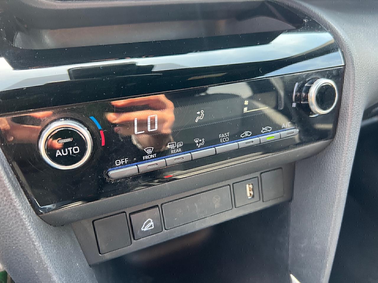 Toyota Yaris Cross 1.5Hybrid E-CVT AWD-2022