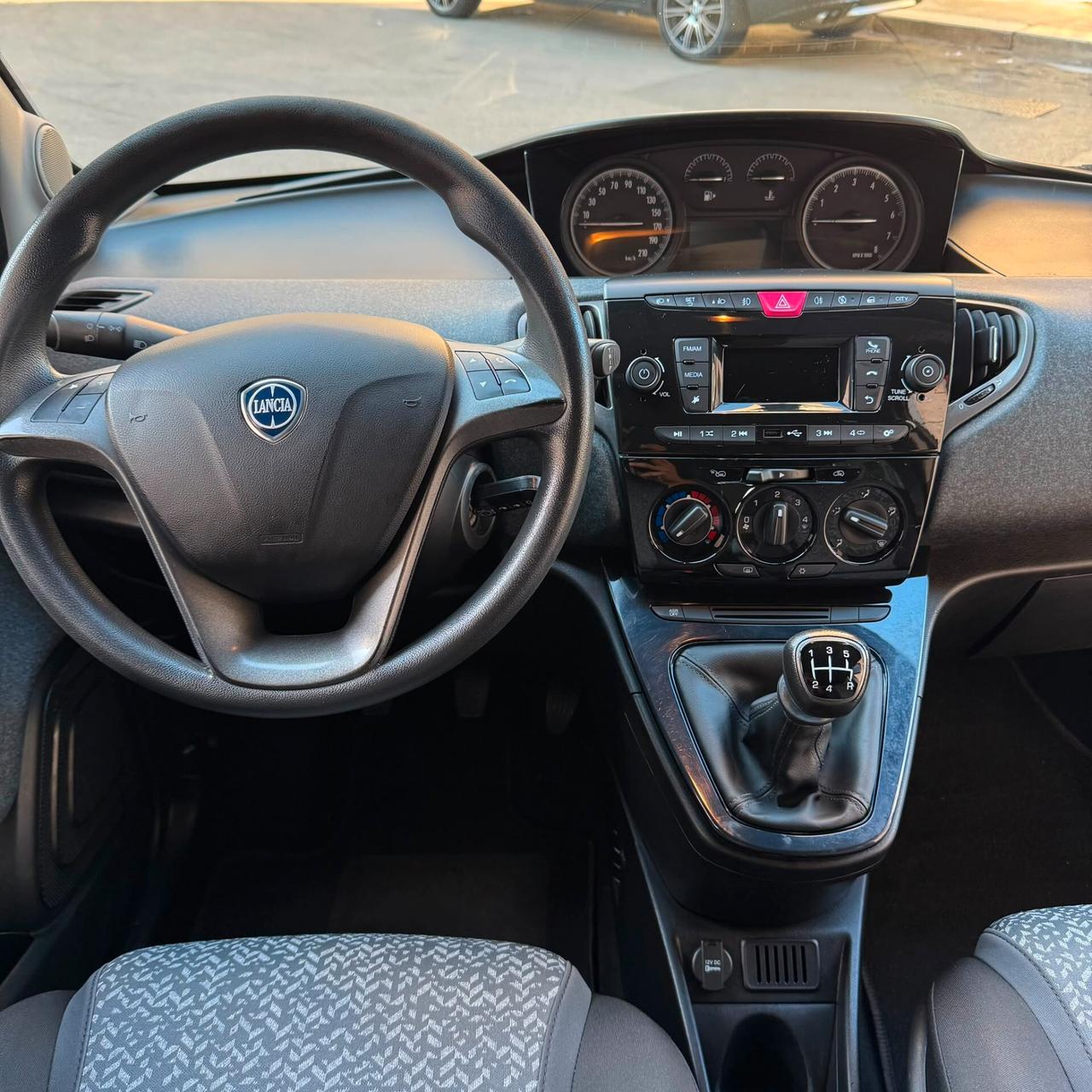 Lancia Ypsilon 1.2 benzina 69cv Elefantino Blu