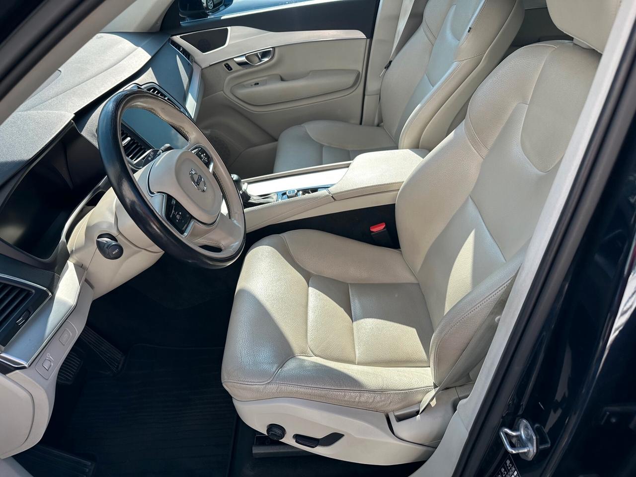 Volvo XC 90 XC90 D5 AWD Geartronic 7 posti Momentum
