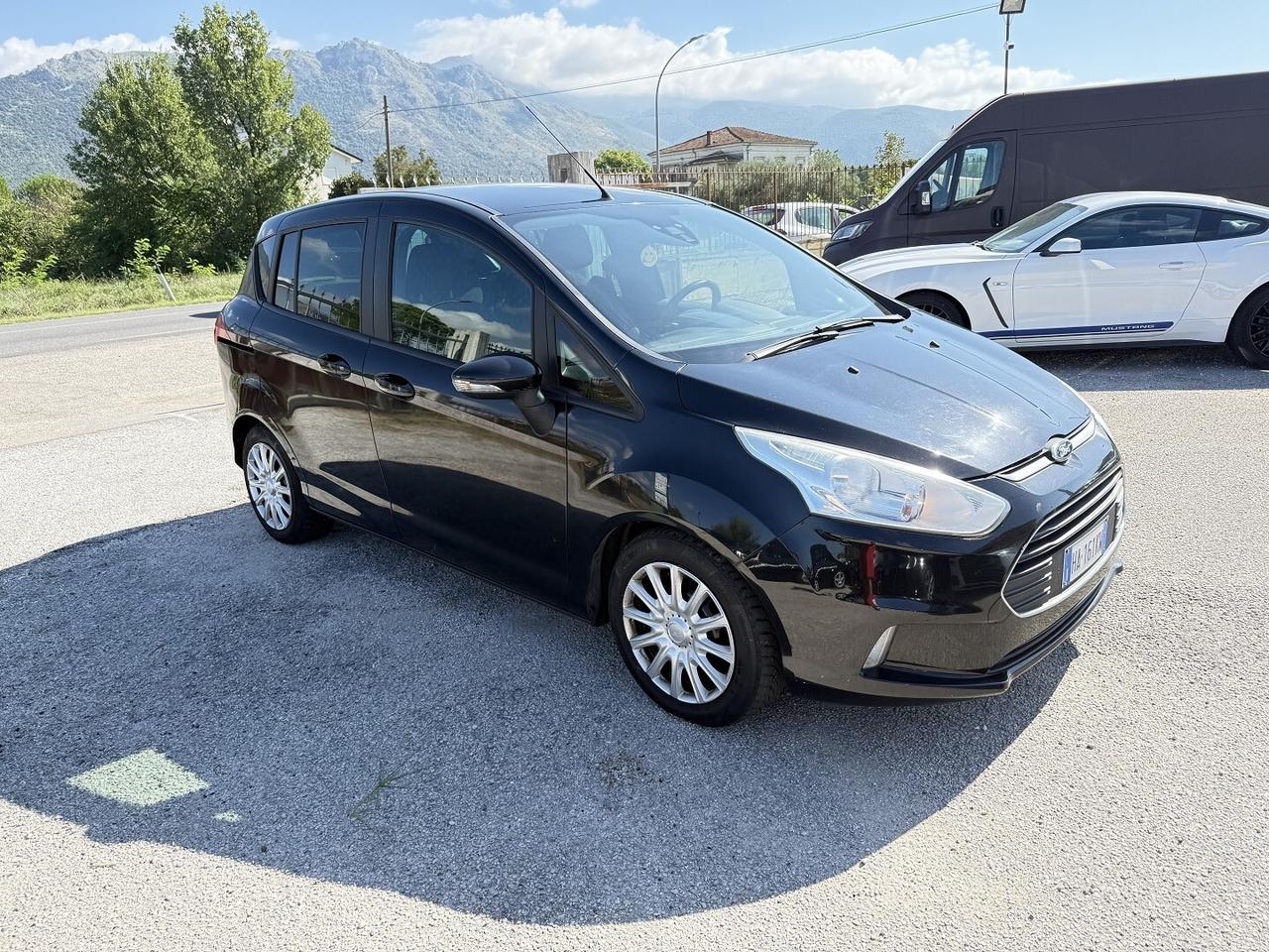 FORD B MAX ADATTA NEOPATENTATI