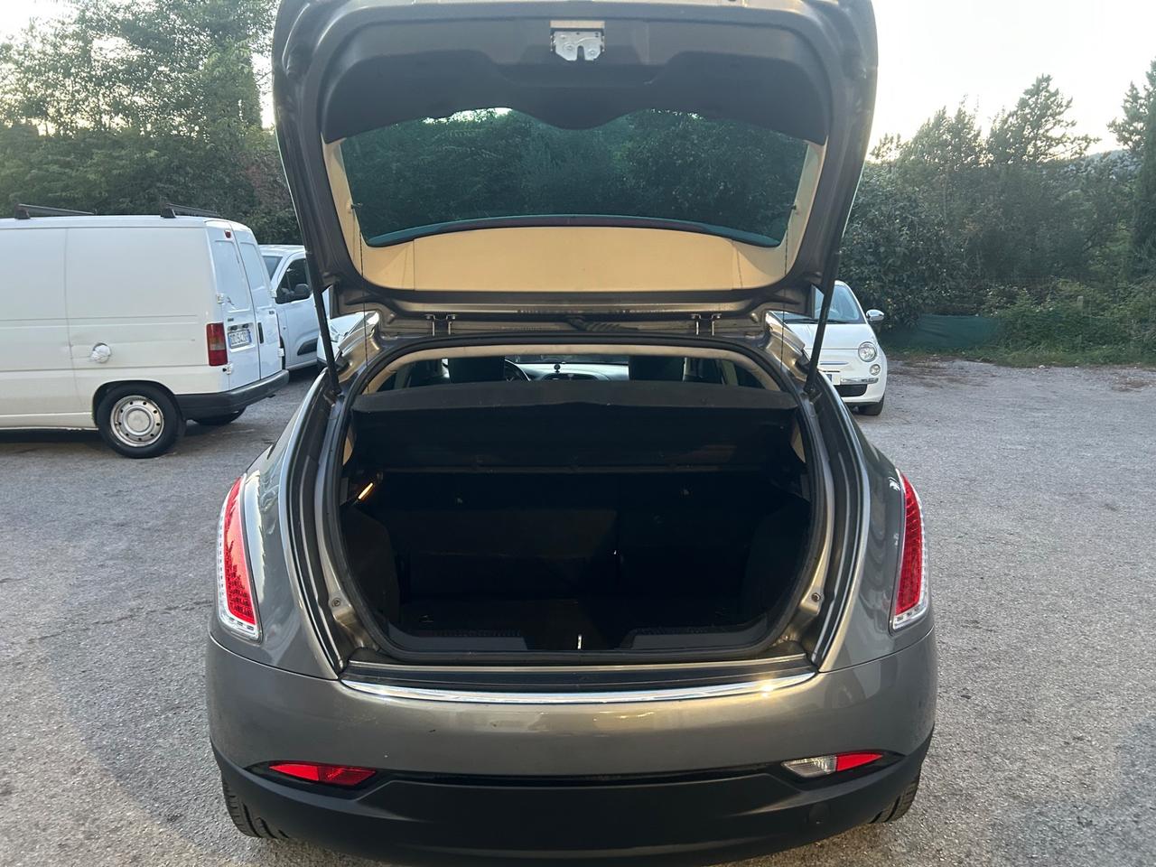 Lancia Delta 2.0 MJT DPF Platinum 165CV