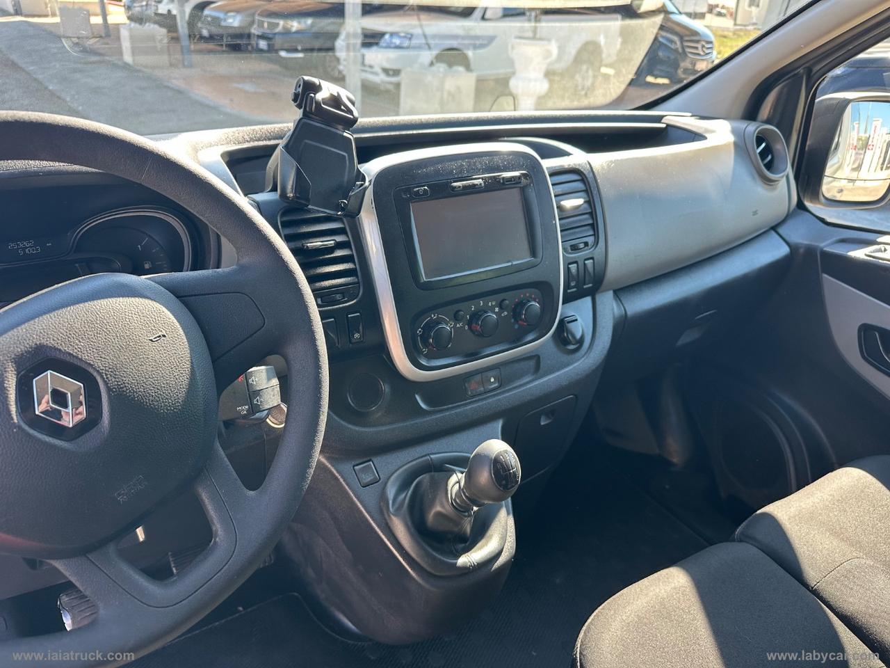 RENAULT Trafic 9 POSTI 1.6 dCi 125CV+GANCIOTRAINO