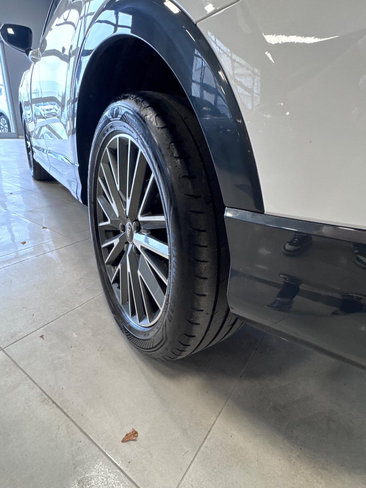 AUDI Q3 SBACK 2.0 TDI STRONIC SLINE EDITION