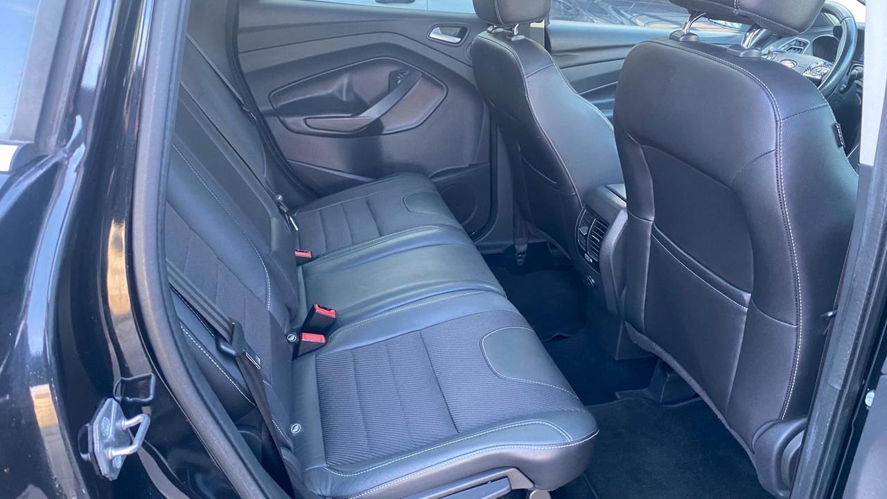 Ford Kuga 2.0 TDCI 140 CV 4WD Powershift Business