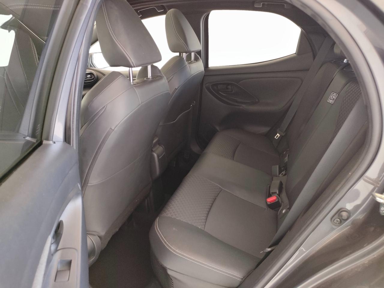 TOYOTA Yaris IV 2020 - Yaris 1.5h Lounge