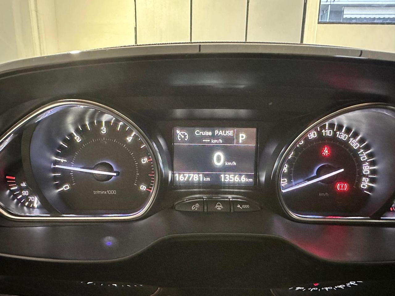 Peugeot 2008 BlueHDi 100 Allure