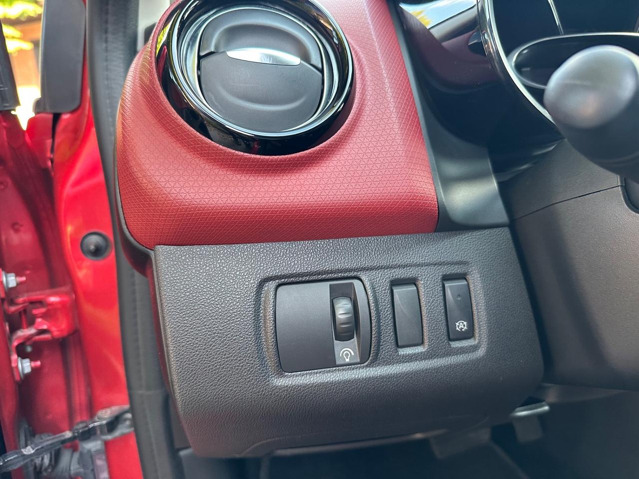 Renault Clio dCi 8V 90CV EDC Start&Stop 5 porte Energy Intens