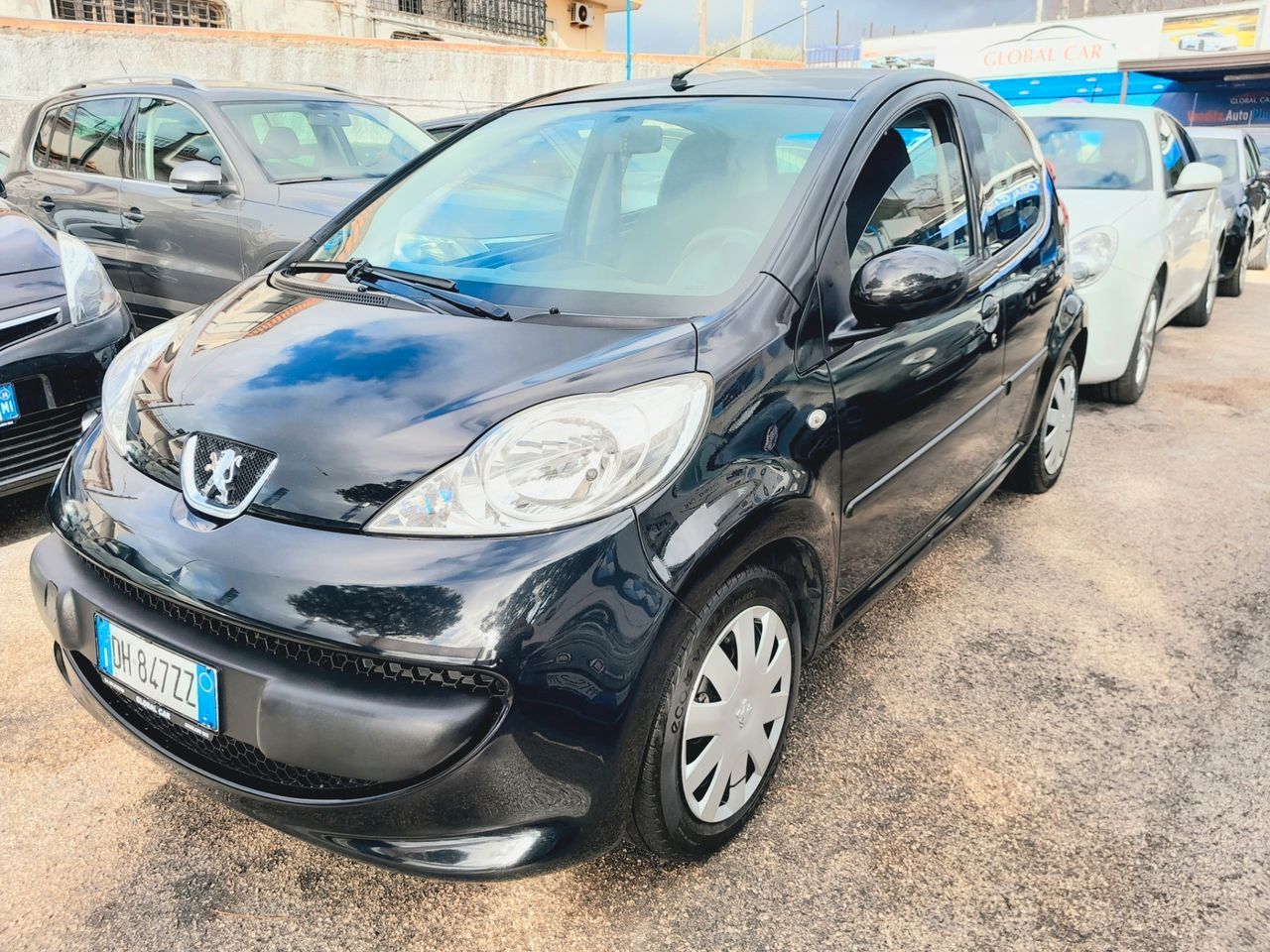 Peugeot 107 1.0 5 porte pari al nuovo