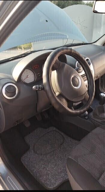 Dacia Sandero 1.4 8V GPL Lauréate