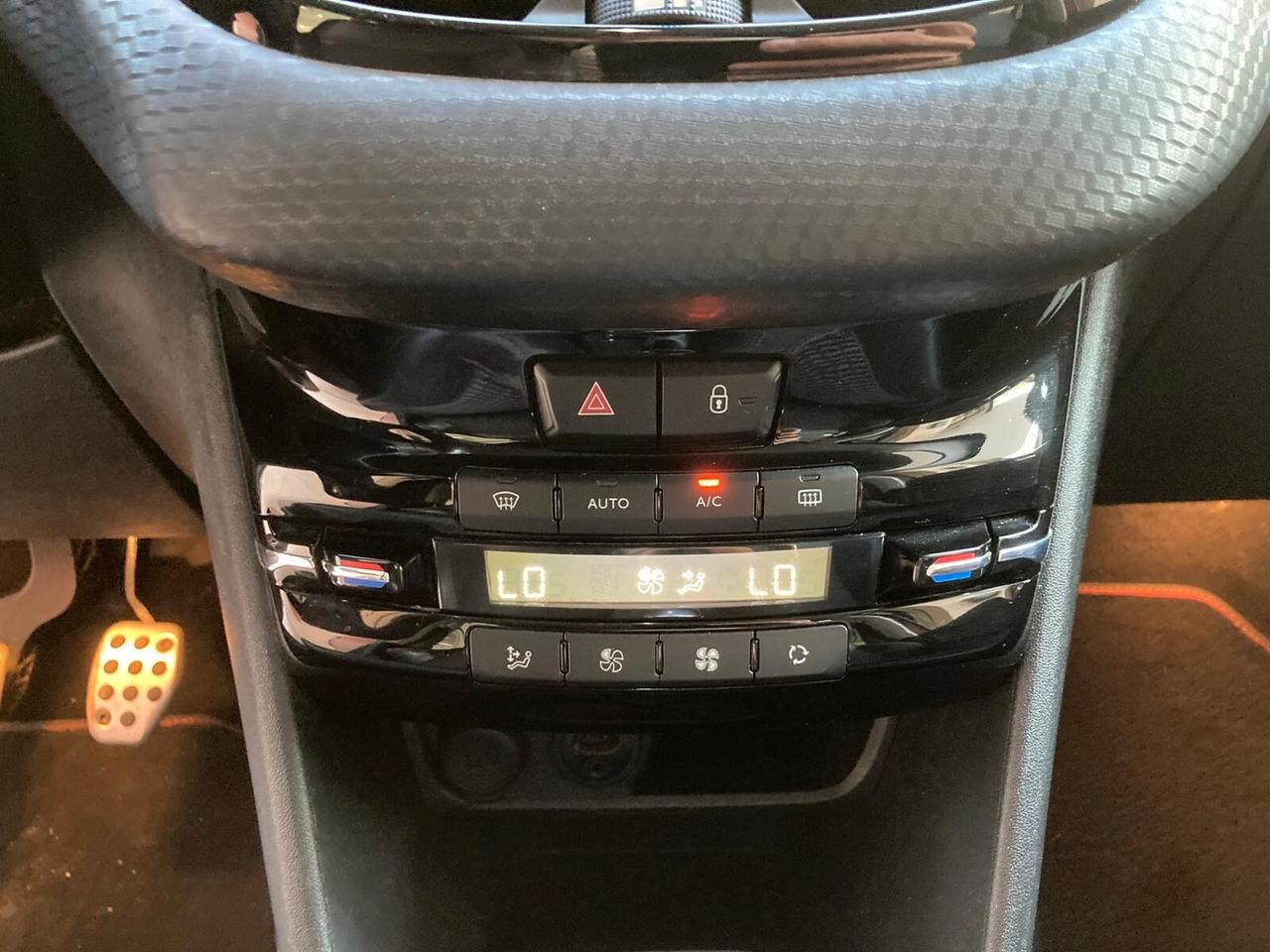 Peugeot 2008 1.6BlueHDi - IDEALE X NEOPATENTATI - 2017
