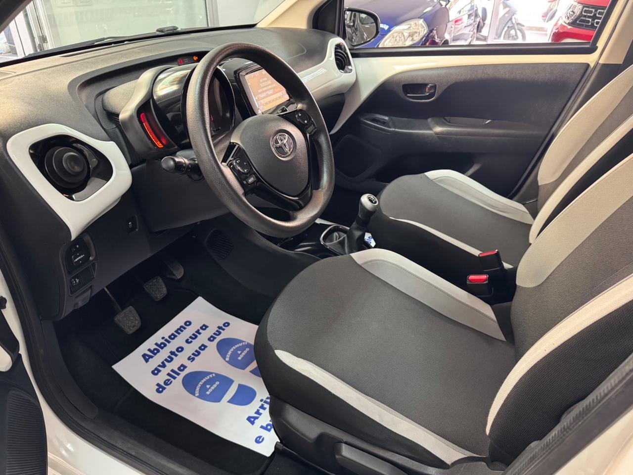 Toyota Aygo 1.0 VVT-i 69 CV 5 porte x-play