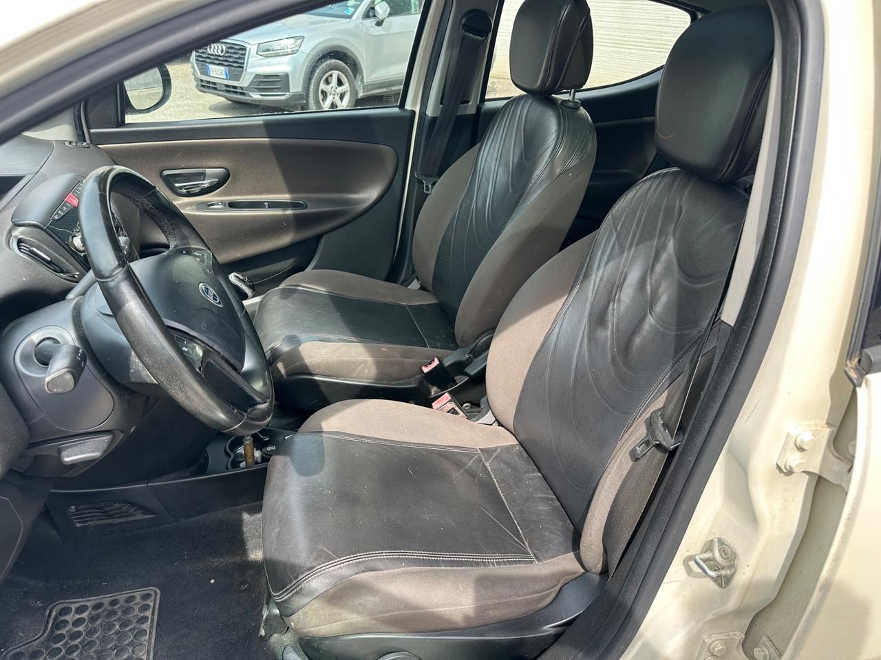 Lancia Ypsilon 1.2 GPL Possibile Finanziamento