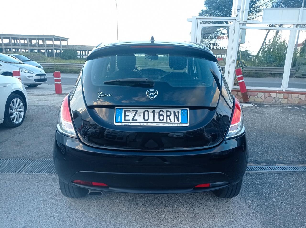 Lancia Ypsilon 1.2 69 CV 5 porte GPL Ecochic Platinum