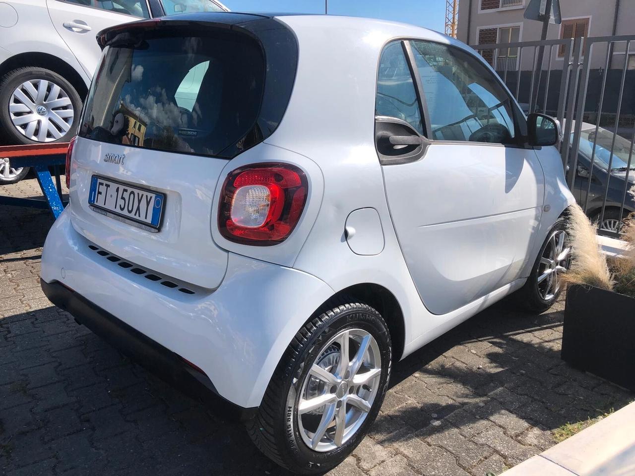Smart ForTwo 70 1.0 AUTOMATICA PELLE/NAVIGATORE GARANZIA EUROPEA COMPLETA CONFORMGEST X 12 MESI RINNOVABILE FINO A 60 MESI!!!