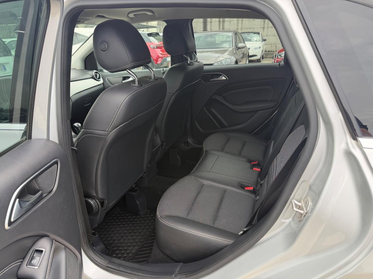 Mercedes-benz B 180 d Premium