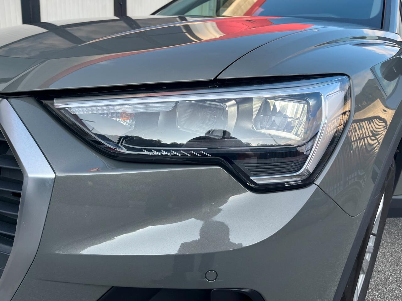 Audi Q3 45 TFSI e S tronic Business