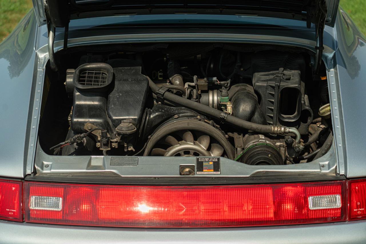 PORSCHE 993 (911) CARRERA 2 TIPTRONIC - RDS01205