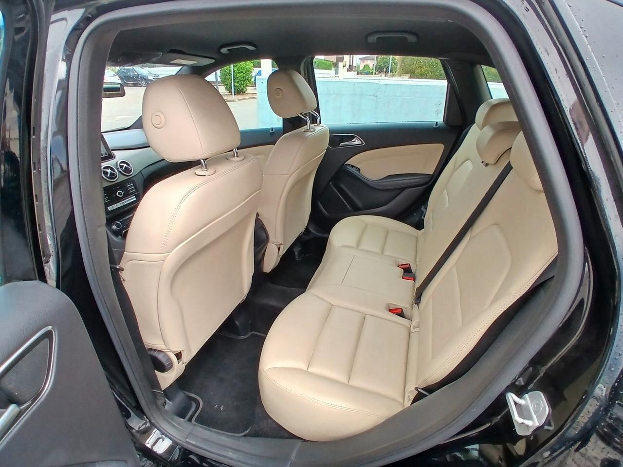 Mercedes-benz B 180 d Executive tua a € 169 mese
