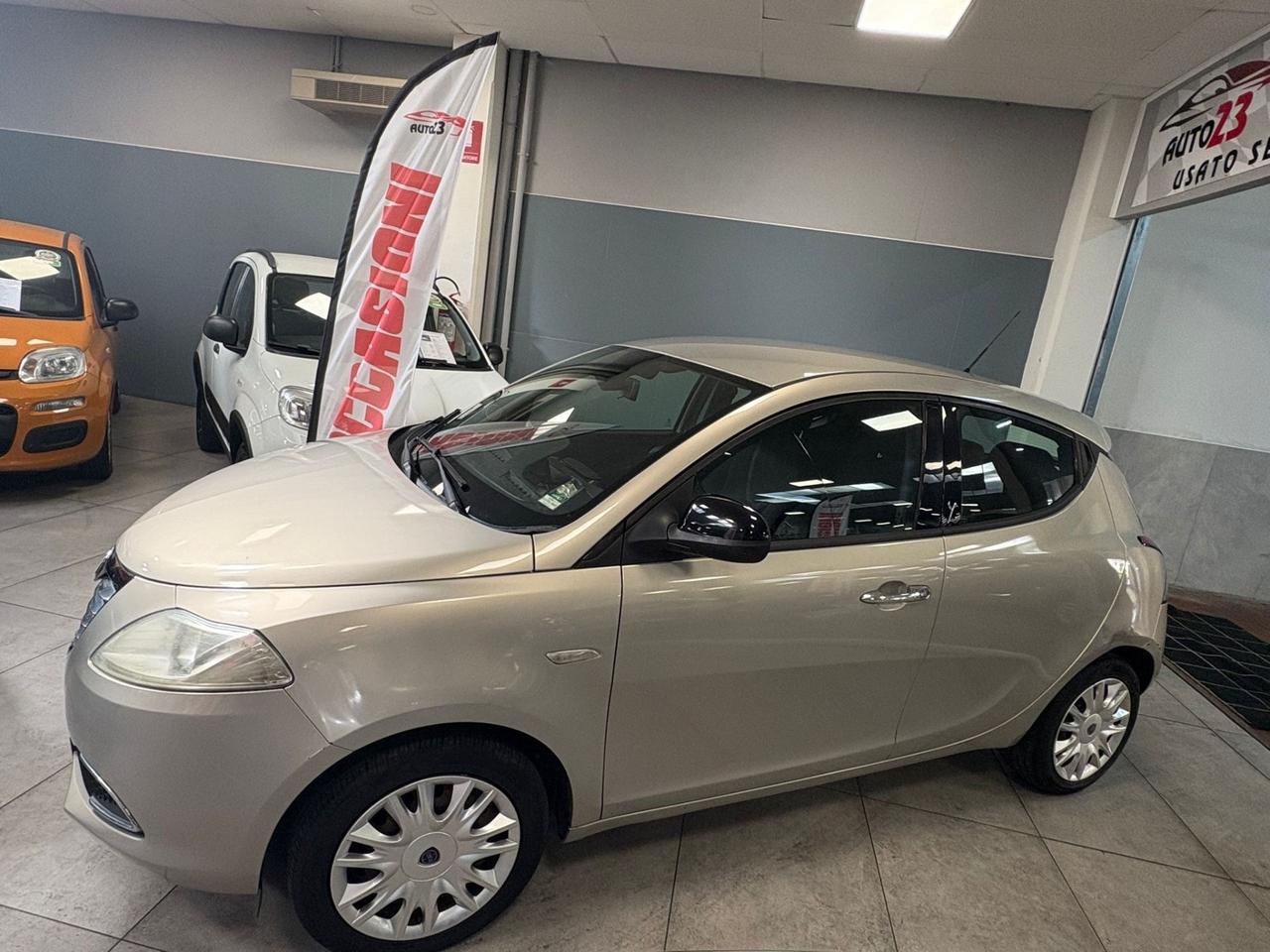Lancia Ypsilon 1.2 69 CV 5 porte S&S Silver Ok Neopatentati