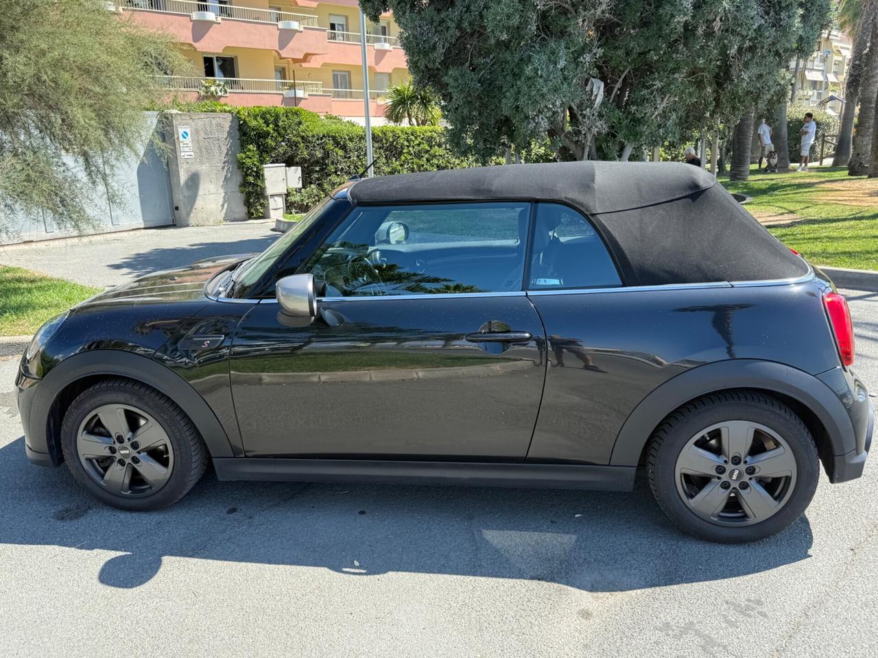Mini 2.0 Cooper S Cabrio Yours Trim