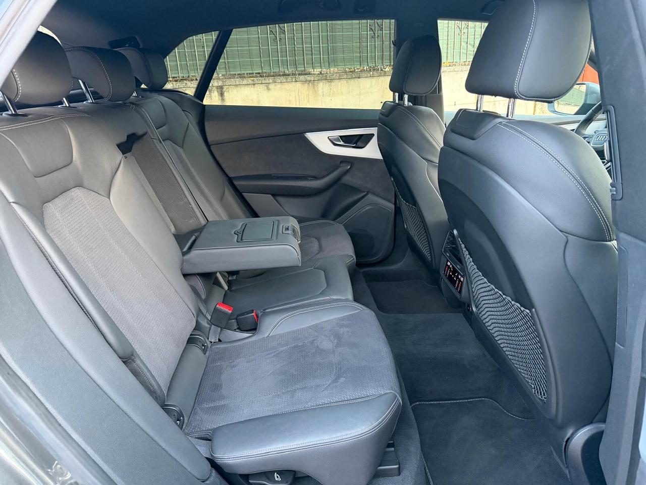 Audi Q8/50 TDI/286 CV/QUATTRO/SLINE/C-AUT/NAVI/PDC/TEL-POST/CERCHI21/V.PRIV/CLIMA 4 ZONE/SOFT CLOSE!!