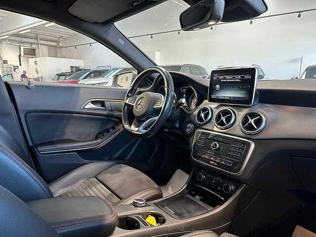 Mercedes-Benz CLA 220 220 d S.W. Automatic Premium Dark Night