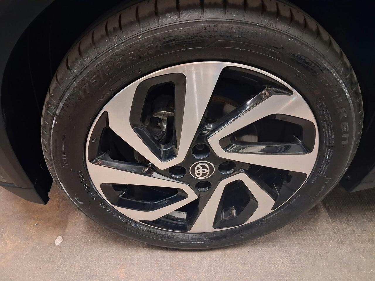 Toyota Aygo X 1.0 VVT-i 72 CV 5 porte Lounge
