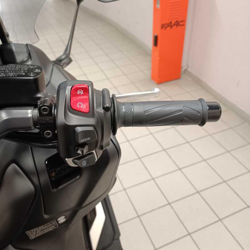 Yamaha T-Max 560 - 2024