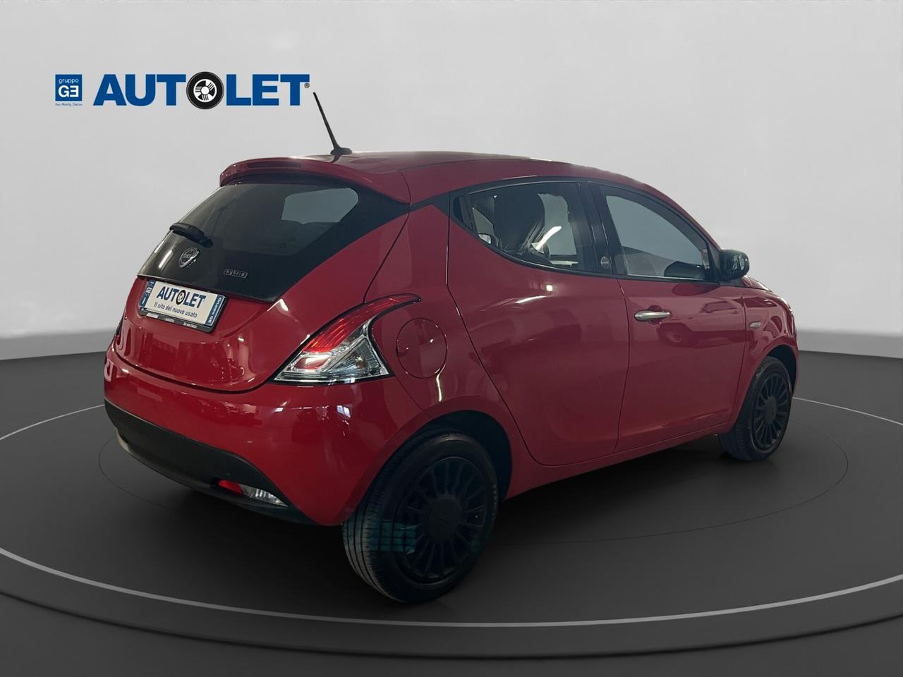 Lancia Ypsilon 1.0 FireFly 5 porte S&S Hybrid Ecochic Silver 70CV