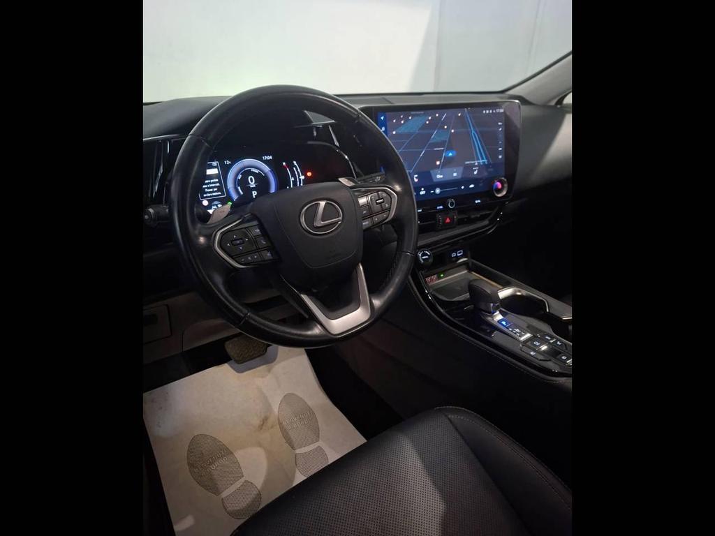 Lexus NX 2.5 Hybrid Premium 4WD e-CVT