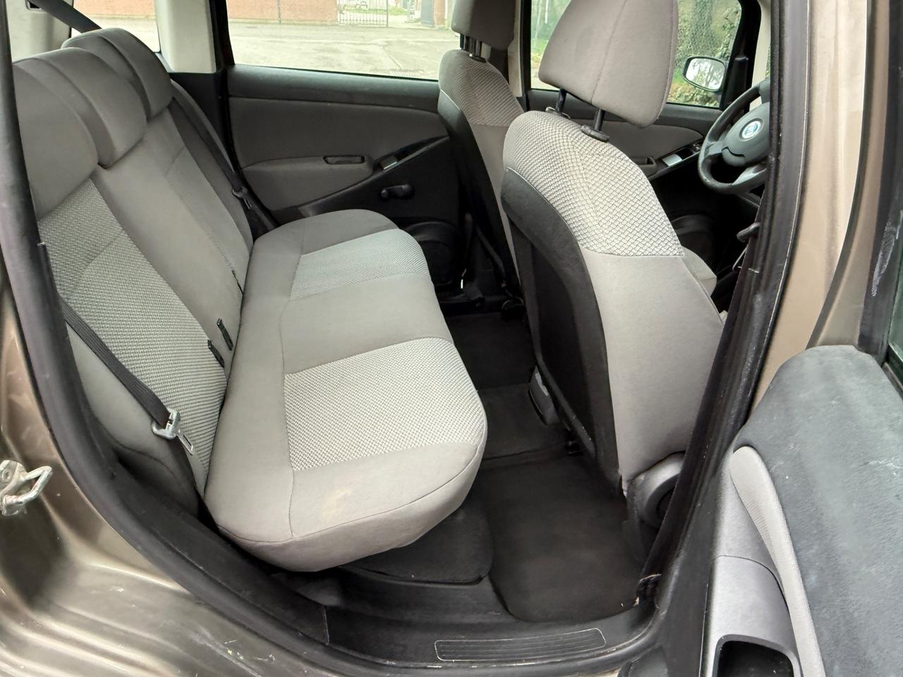 Fiat Idea 1.4 16V GPL BlackEnergy