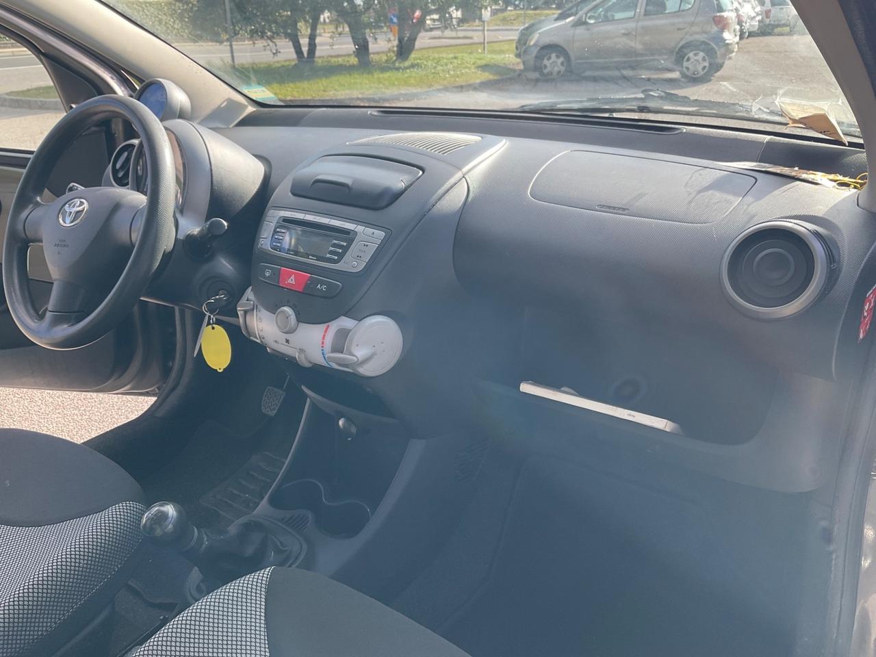 Toyota Aygo 1.0 12V VVT-i 5 porte Active Connect