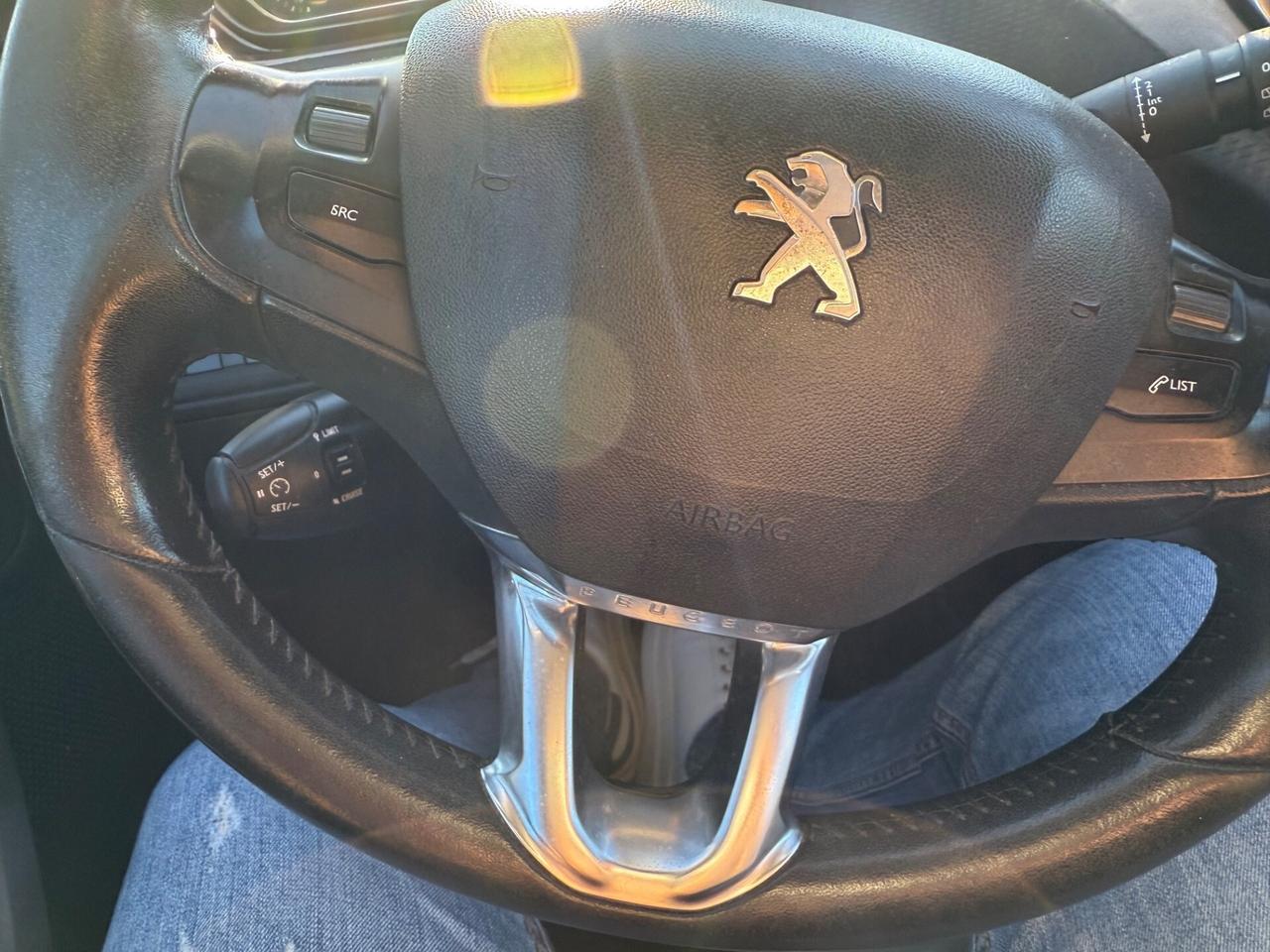 Peugeot 2008 PureTech 82cv neopatentati km certifi