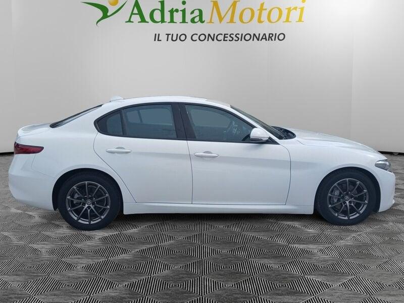 Alfa Romeo Giulia 2.2 Turbo Diesel 160CV Business AT8
