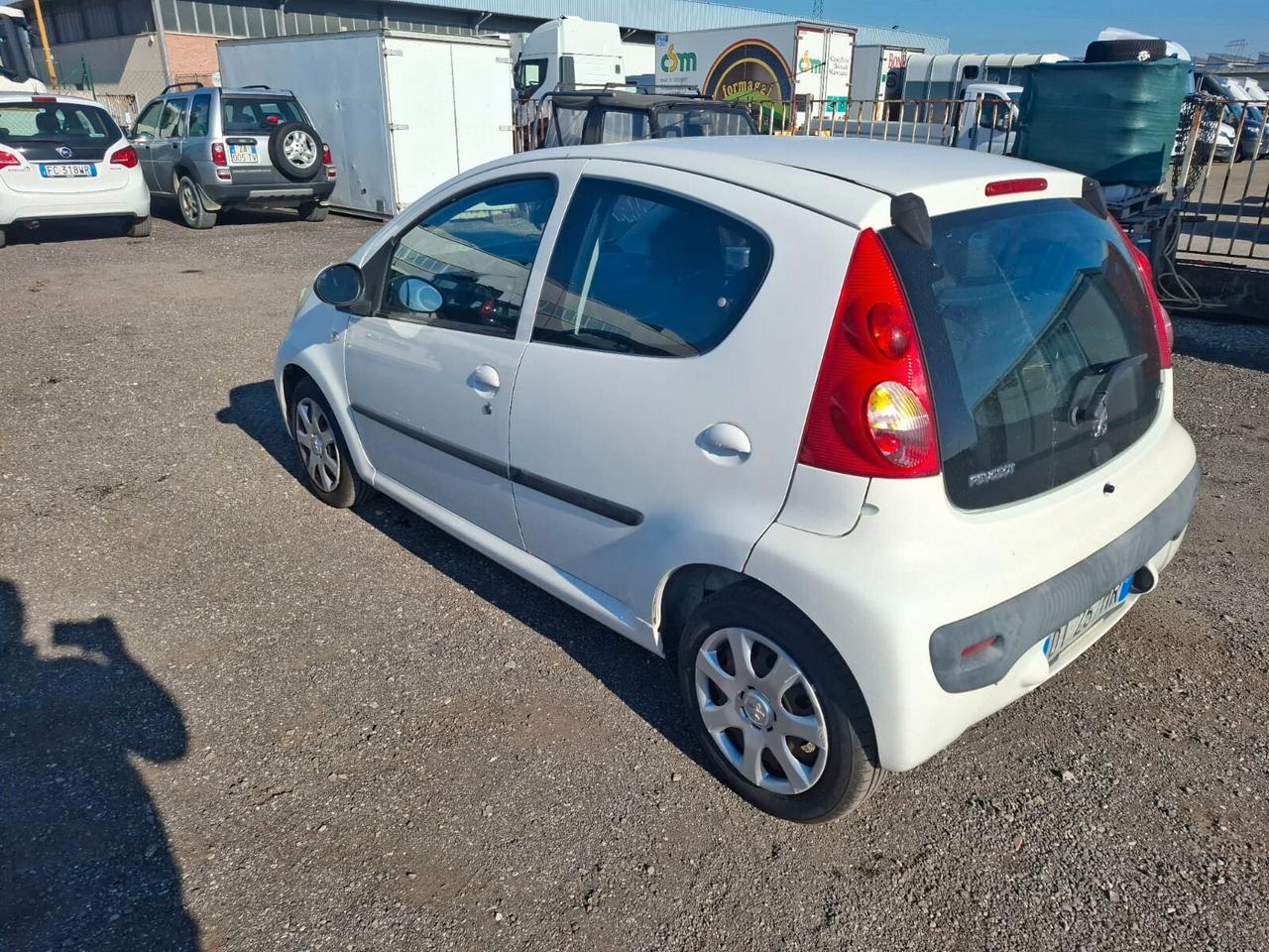 Peugeot 107 1.0 benzina - Neopatentati