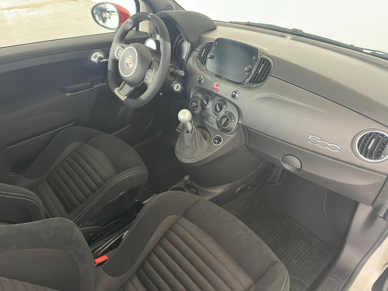 Abarth 695 1.4 180 CV KM0 2023