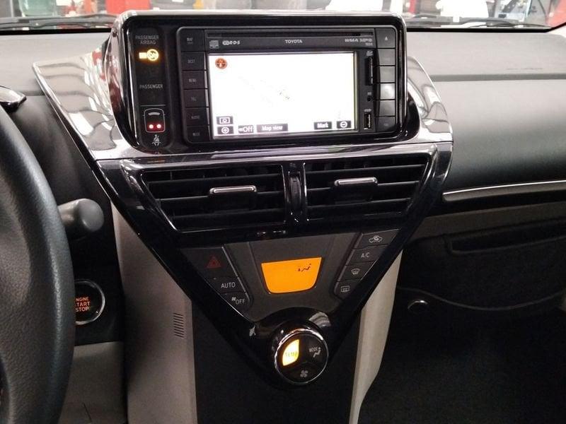 Toyota iQ 1.0 VVT-i Lounge CVT