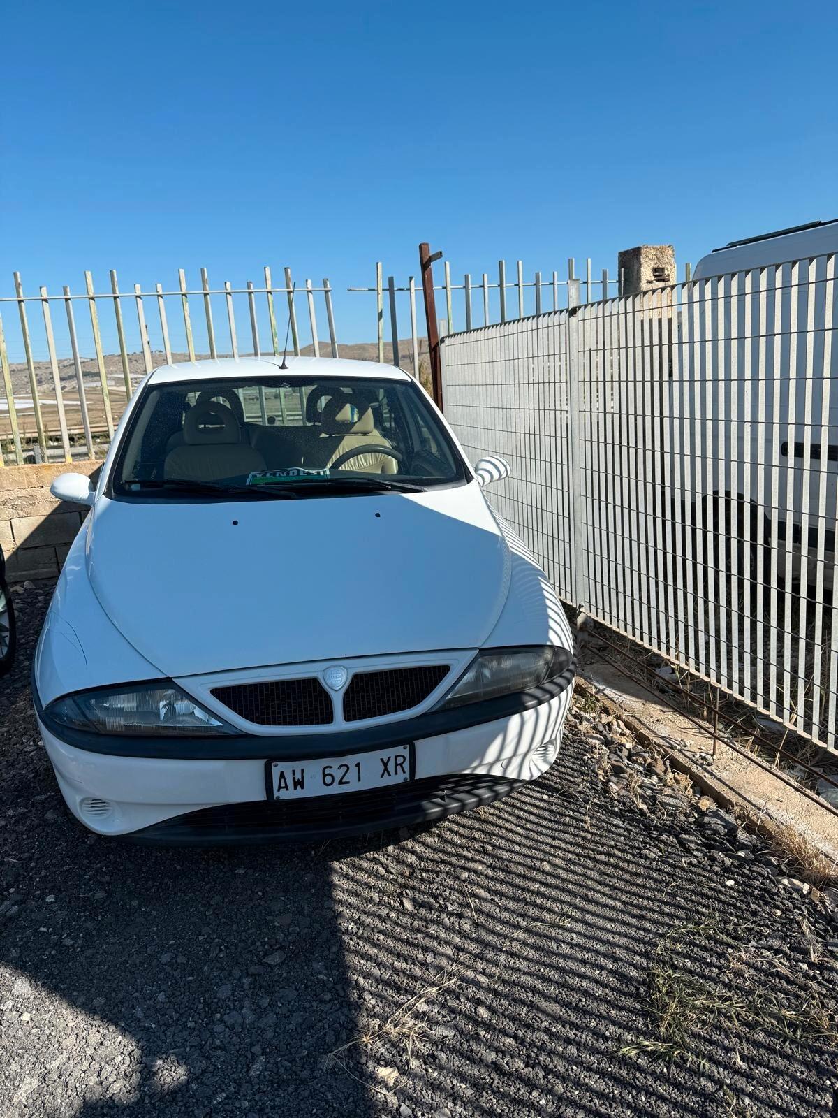 Lancia Y 1.1i cat Elefantino Blu