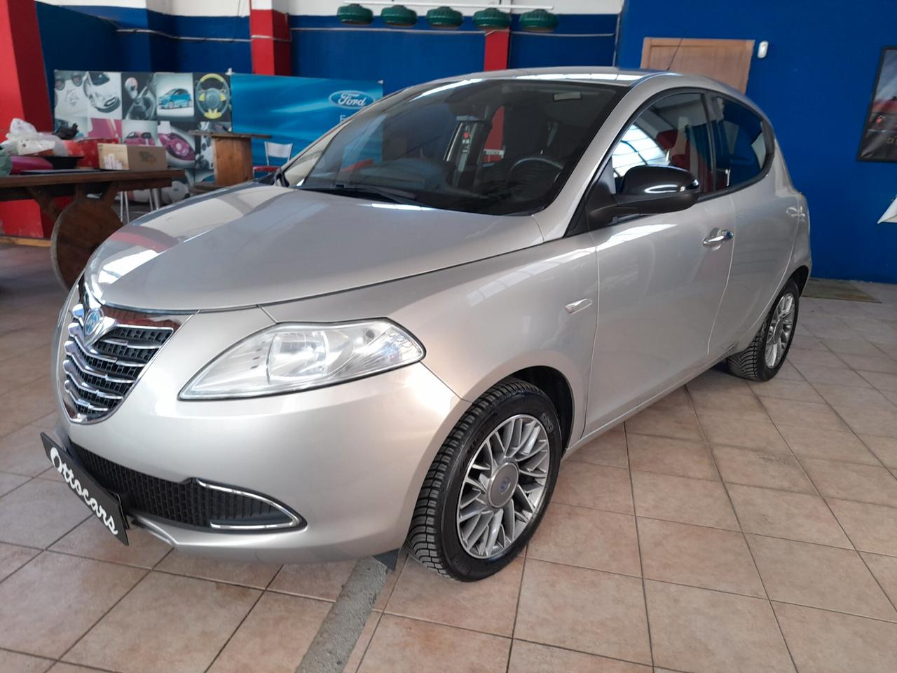 Lancia Ypsilon 1.2 69 CV 5 porte S&S Platinum