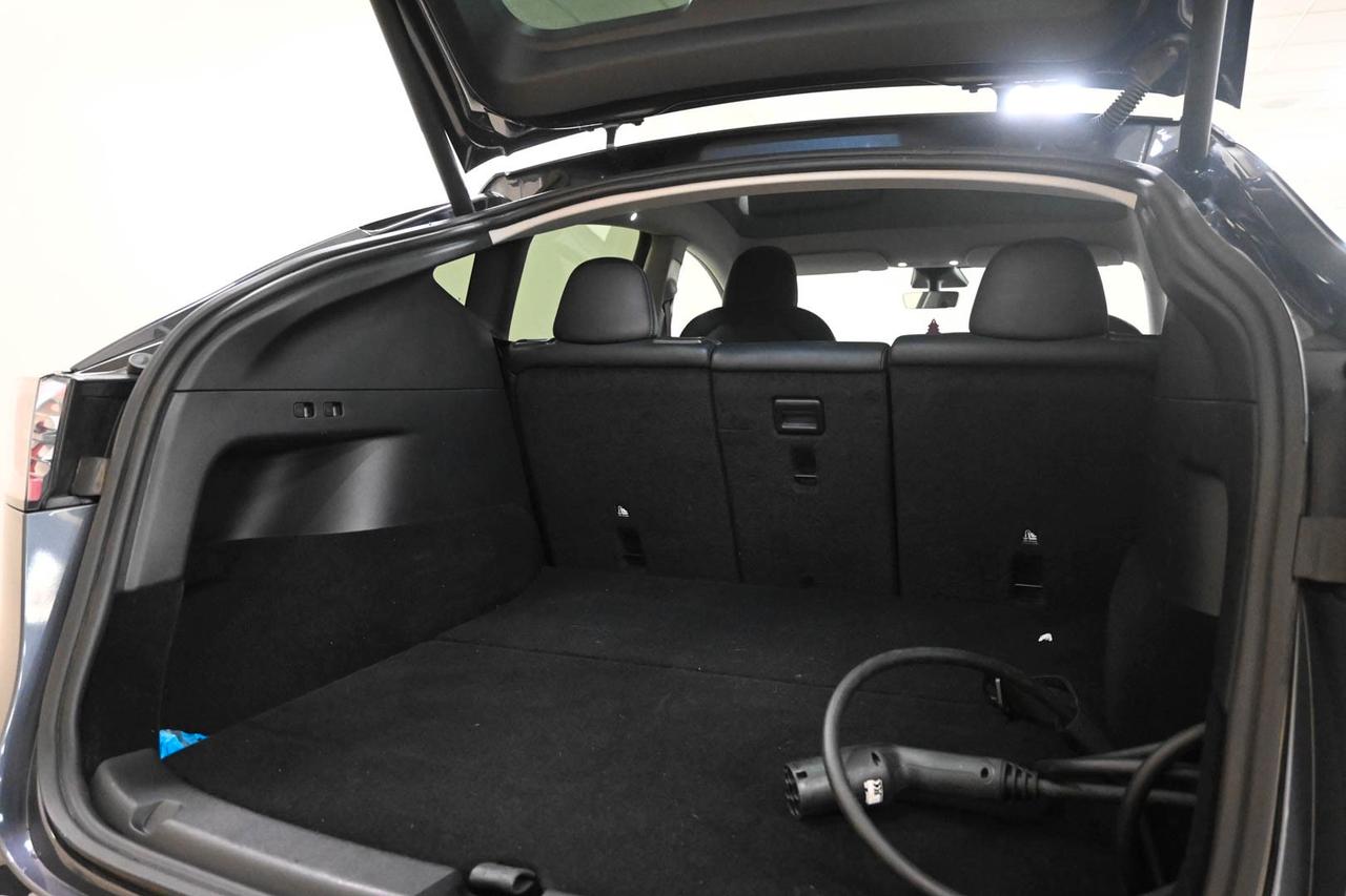 TESLA Model Y Model Y Long Range AWD