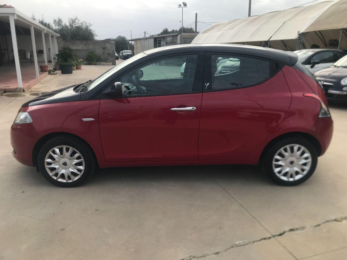 LANCIA Ypsilon 1.2 69 CV 5 porte S&S Black&Red