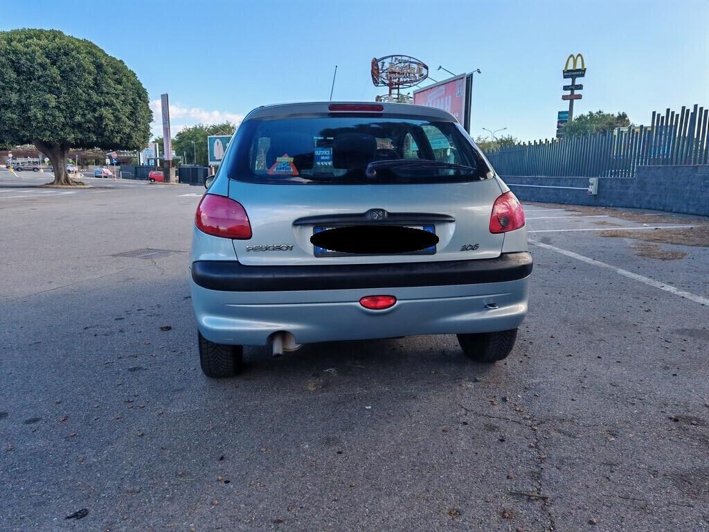 Peugeot 206 benzina come nuova 110.000 Km
