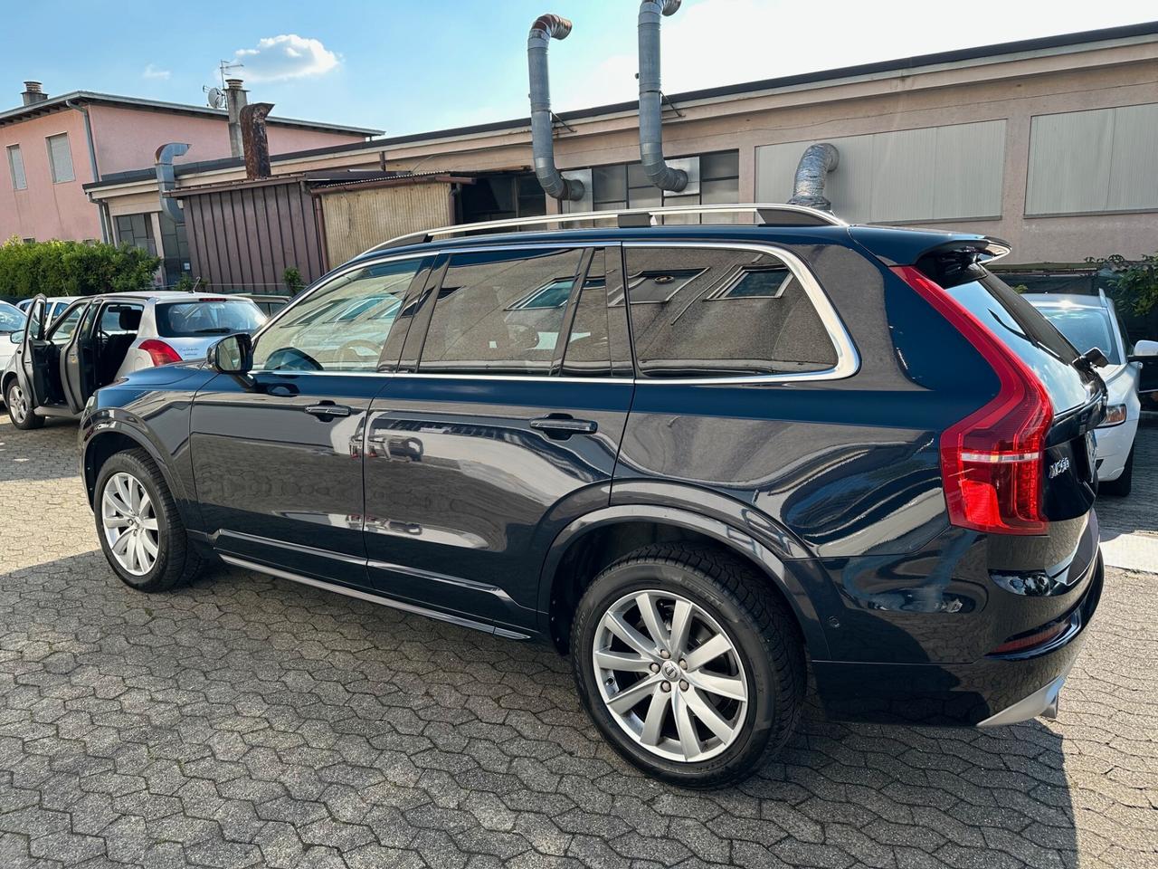 Volvo XC 90 XC90 D5 AWD Geartronic 7 posti Momentum