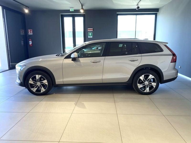 Volvo V60 Cross Country B4 197+14 CV AWD Mild Hybrid Diesel Automatico Core